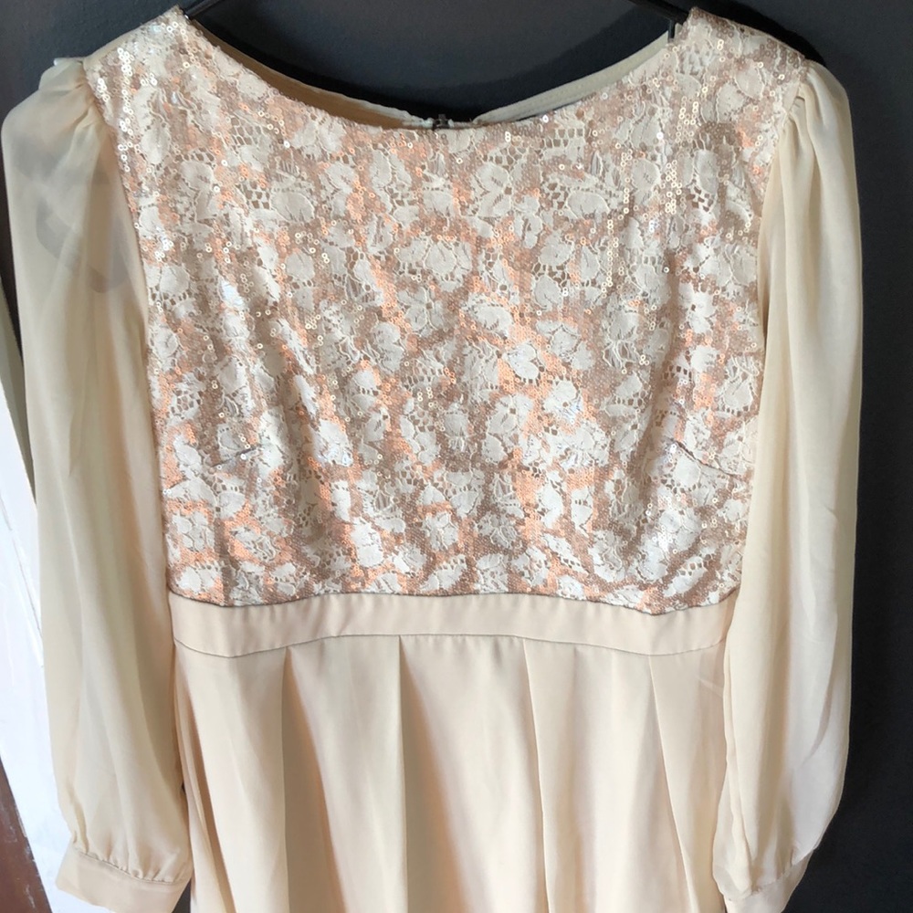 London’s Lil Mistress long sleeve, lace midi dress